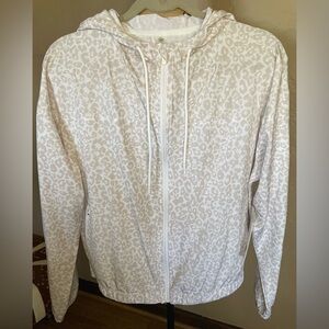 Harmony Balance Women's Cream Leopard Print Jacket and shorts set Size L NWT